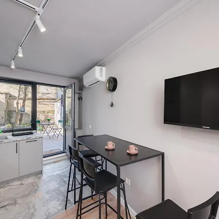 With Patio Close To Sea شقة فارنا