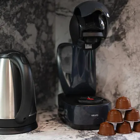 With Patio Close To Sea شقة فارنا