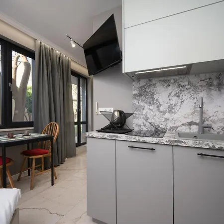 Apartment With Patio Close To Sea Warna