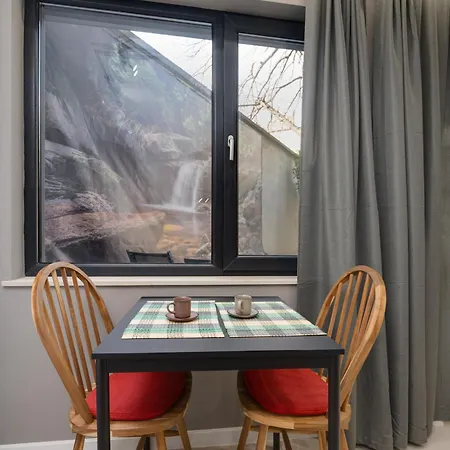 With Patio Close To Sea * Warna