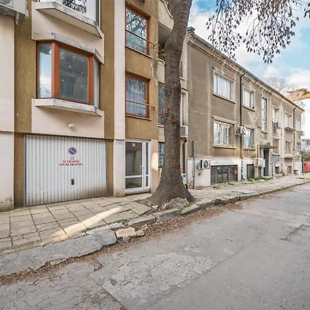 Apartment With Patio Close To Sea *