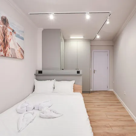 Apartment With Patio Close To Sea