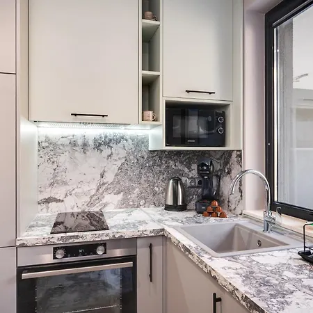 דירה With Patio Close To Sea *